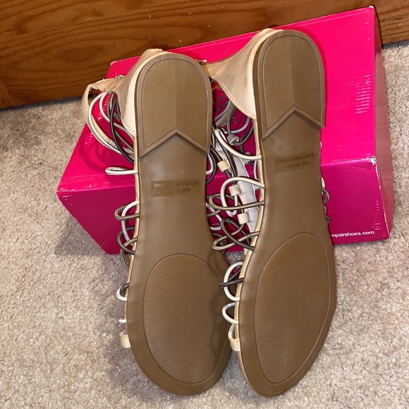 Dream pairs sandals - Picture 2 of 5